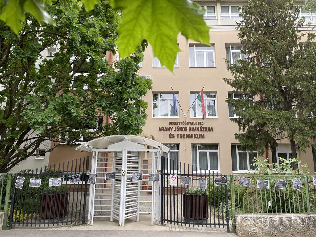 75 éves az Arany János Gimnázium 60